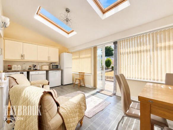 3 bed Semi-Detached for sale Image 8