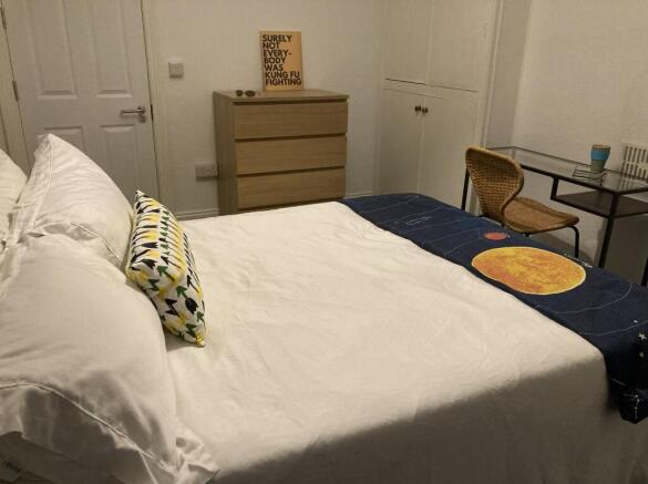 Room 6 at £650 pcm