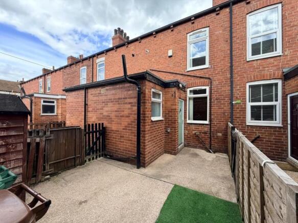2 bed House to rent Image 7