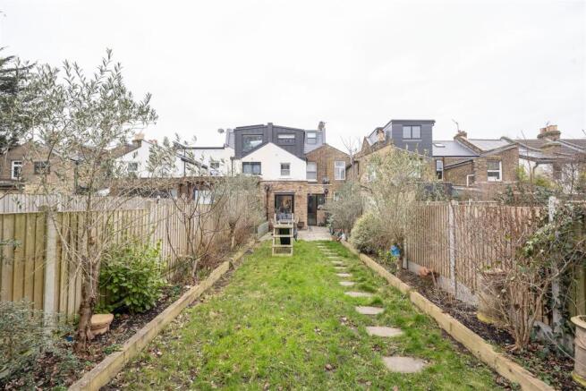 Esther Road E11