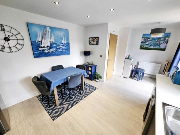 3 bed Semi-Detached for sale Image 7