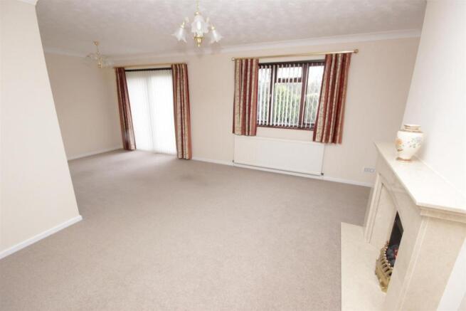 TROUGH LOUNGE/ DINING ROOM