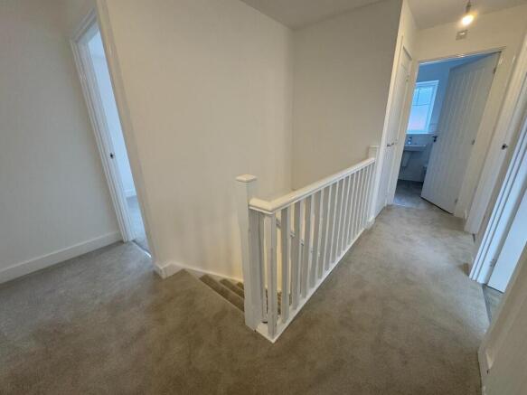 4 bed Detached for sale Image 11