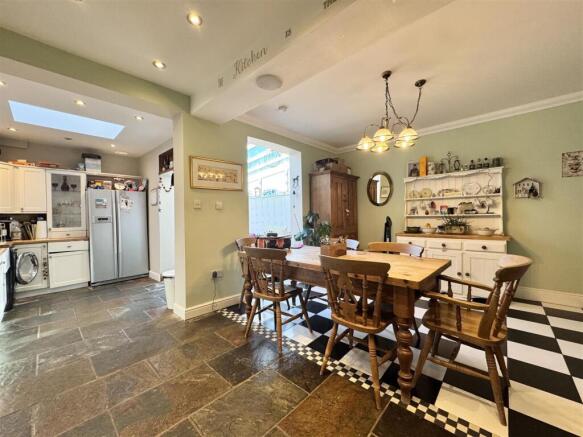 2 bed Terraced for sale Image 11