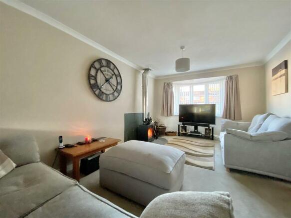 LIVING ROOM.jpg