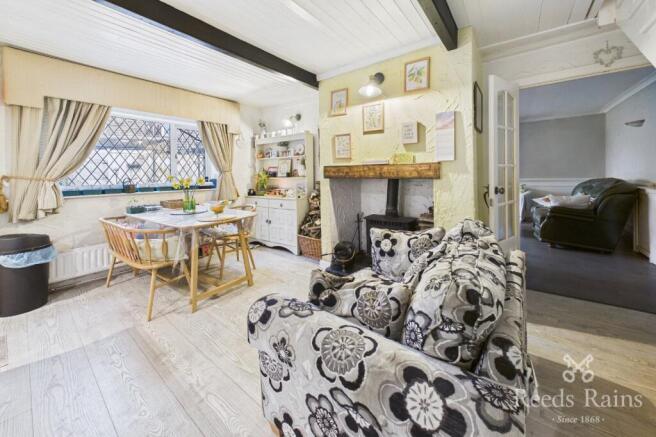 3 bed Semi-Detached for sale Image 8