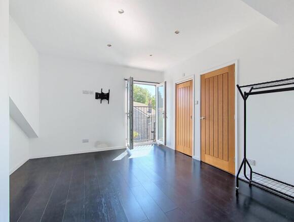3 bed Terraced for sale Image 10