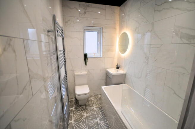 3 bed Terraced to rent Image 9