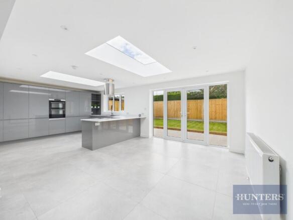 Kitchen / Dining Area