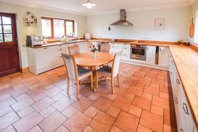 Kitchen/Breakf...
