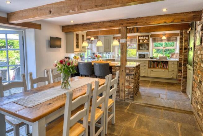 Kitchen/Dining Room