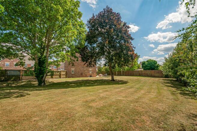 5 Sycamore Close -22.jpg