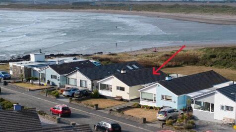 Ffordd Llechi, Rhosneigr, LL64