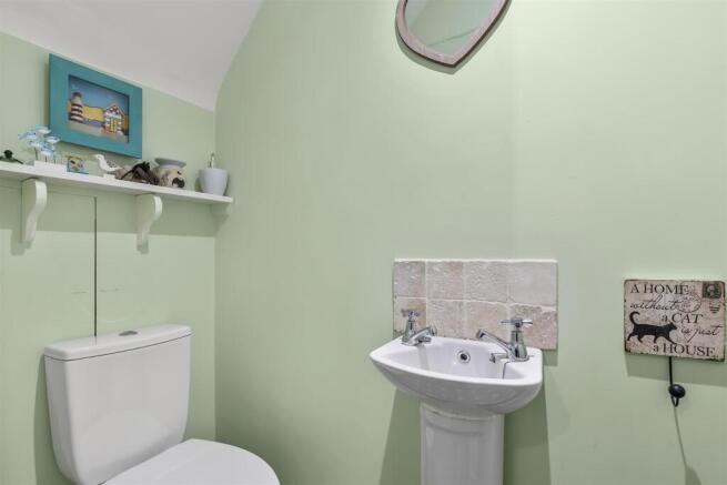 3 bed Terraced for sale Image 10