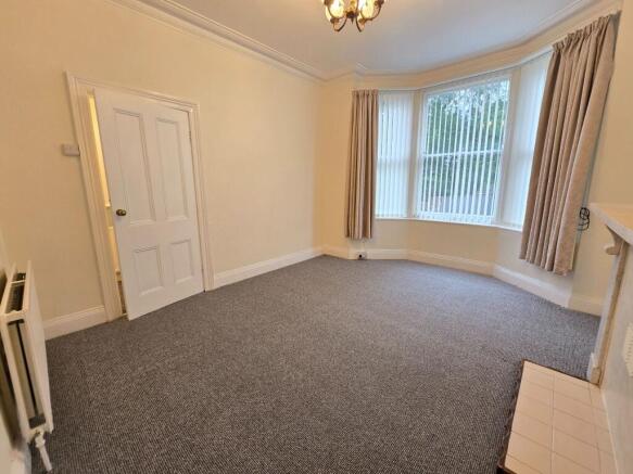 2 bed Maisonette to rent Image 5