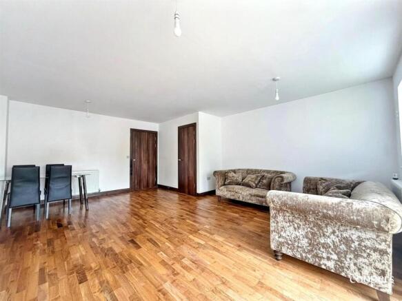 Lounge 2.jpg