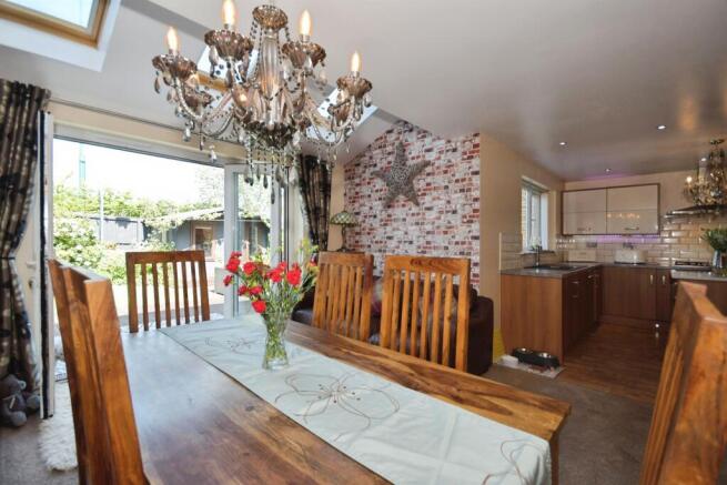 4 bed Detached for sale Image 7