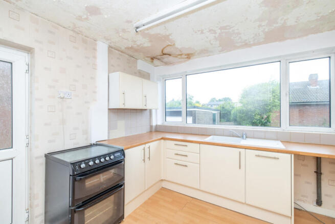 3 bed Semi-Detached for sale Image 4
