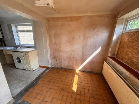 3 bed Semi-Detached for sale Image 7