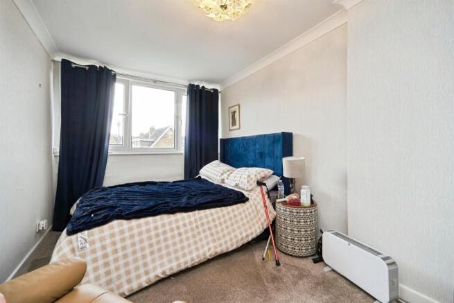 3 bed Semi-Detached for sale Image 9