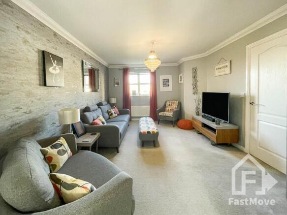 4 bed Link Detached House for sale Image 4
