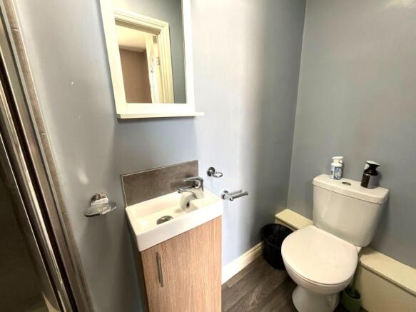 1 bed House Share to rent Image 4