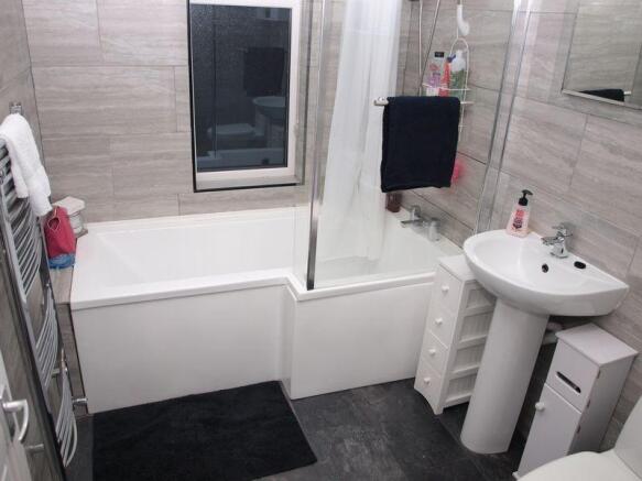 Modern Bathroo...