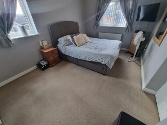 Master Bedroom (2).jpg