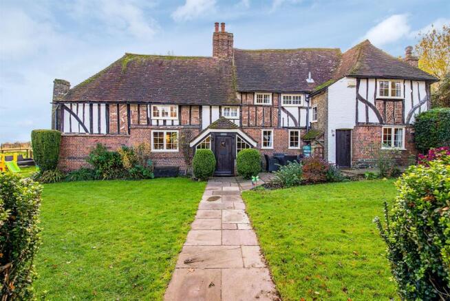 Bakers-Cottage-main3.jpg