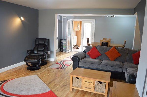 lounge/dining room