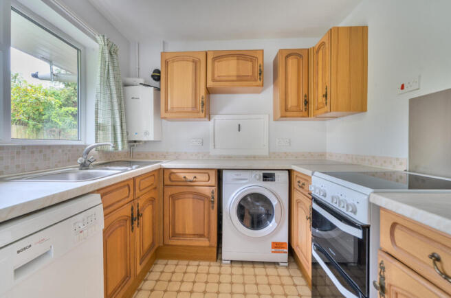 1446181-7-69df4f8...