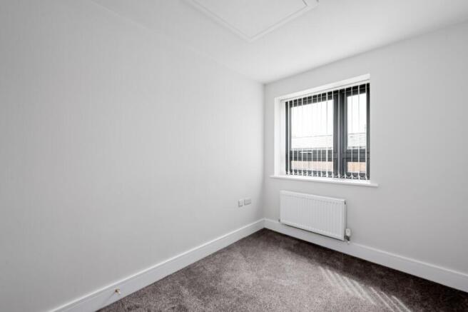 4 bed House to rent Image 8