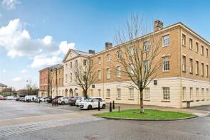 Flat 9, 3 Newborough House, Queen Mother Square, Dorchester DT1 3BJ