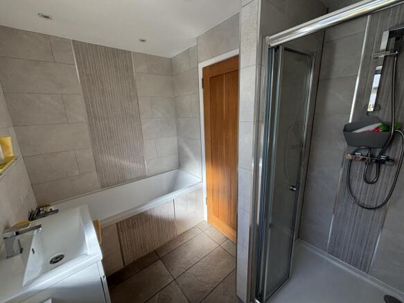 2 bed Semi-Detached Bungalow for sale Image 9