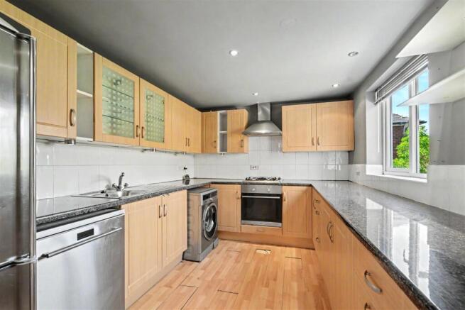 Kitchen (2).jpeg