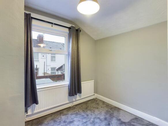 4 bed Terraced to rent Image 5