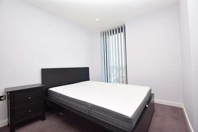 2 bed Apartment to rent Image 5