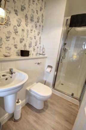 2 bed Flat for sale Image 7