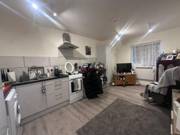 8 bed Block of Apartments for sale Image 7