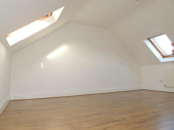 Bedroom 1.JPG