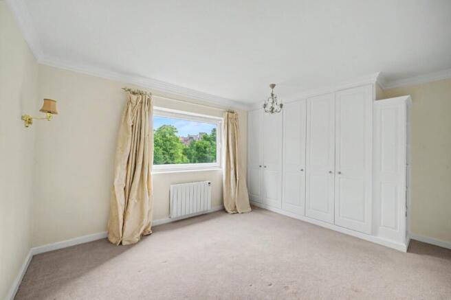 3 bed Apartment for sale Image 7