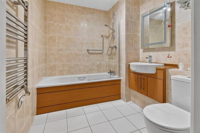 1 bed Apartment for sale Image 6