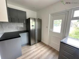 10, Oatlands Road, Enfield EN3 5LJ