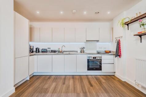 Marketfield Way, Redhill