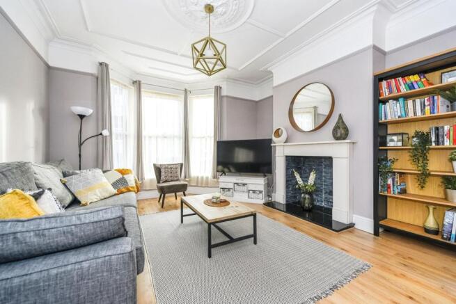 Lounge/Dining Room
