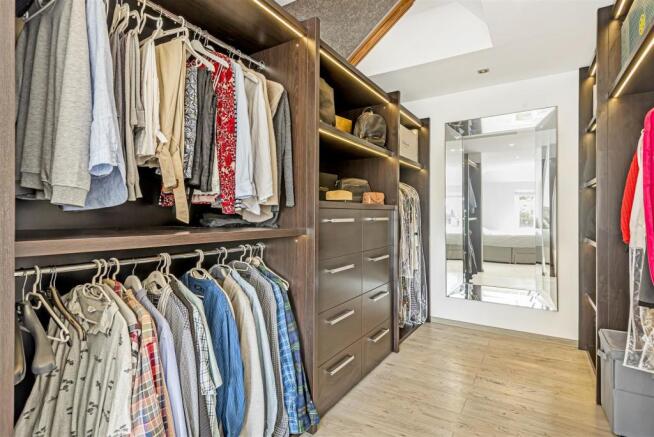 Wardrobe.jpg