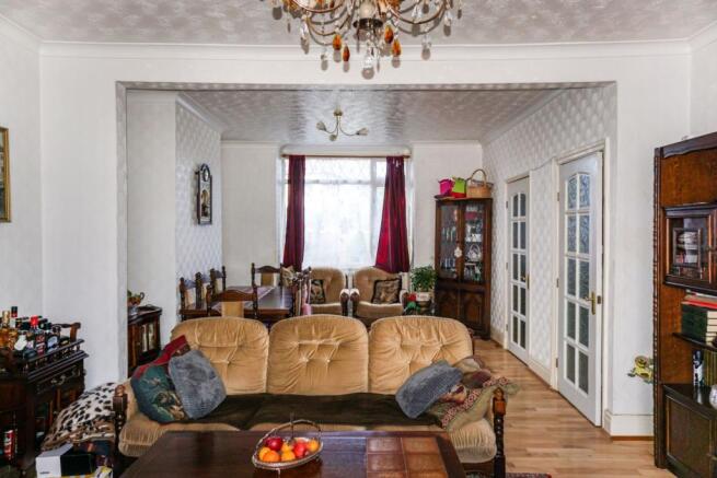 Lounge/Dining Room