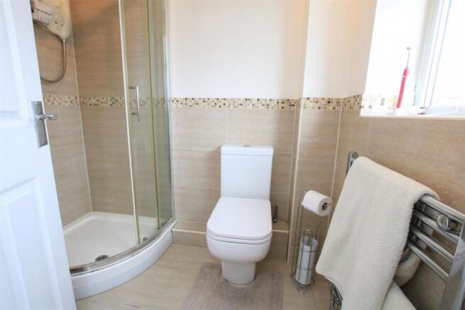 EN SUITE SHOWER ROOM