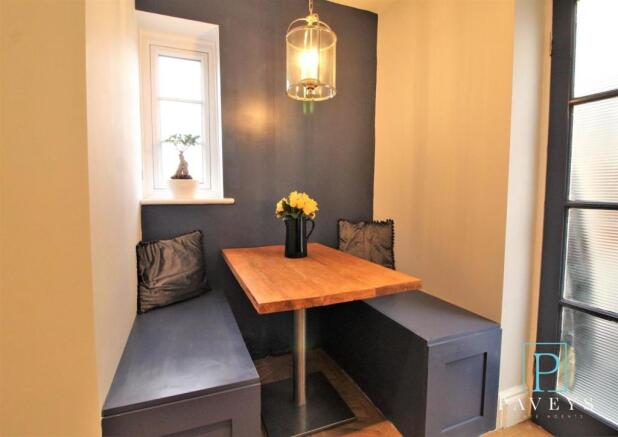 KITCHEN BREAKFAST ROOM