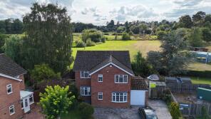 24, Berrisford Close, Market Drayton TF9 1LG